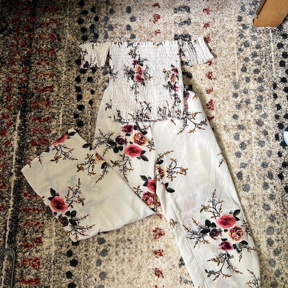 Summer two piece set with off shoulder floral top - Picture 3 of 4